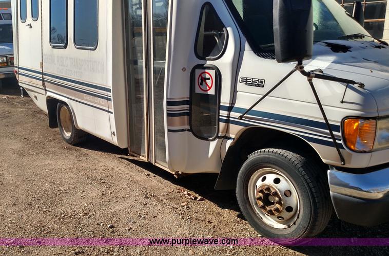 image for item BR9388 2003 Ford E350 Super Duty bus