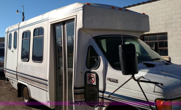 image for item BR9388 2003 Ford E350 Super Duty bus