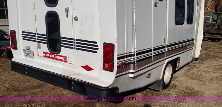 image for item BR9388 2003 Ford E350 Super Duty bus