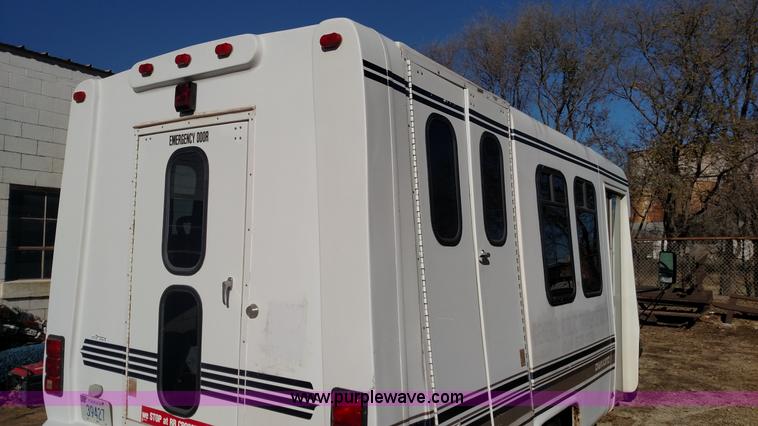 image for item BR9388 2003 Ford E350 Super Duty bus