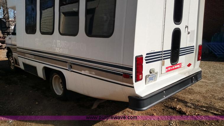 image for item BR9388 2003 Ford E350 Super Duty bus