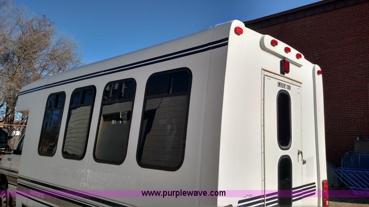 image for item BR9388 2003 Ford E350 Super Duty bus