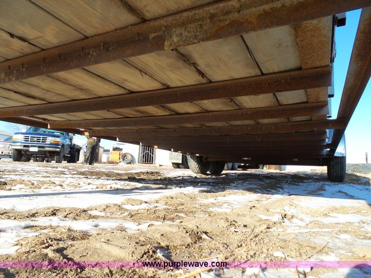 image for item G7062 2007 Travalong livestock trailer