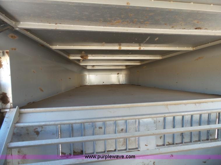 image for item G7062 2007 Travalong livestock trailer