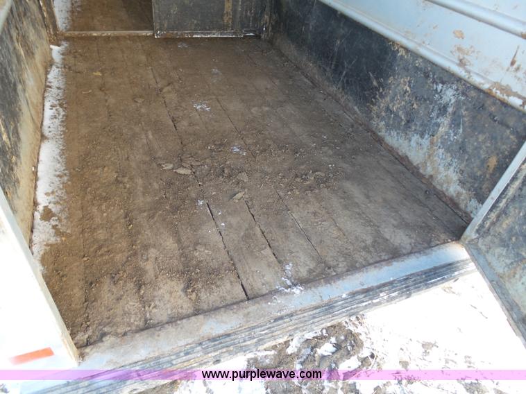 image for item G7062 2007 Travalong livestock trailer