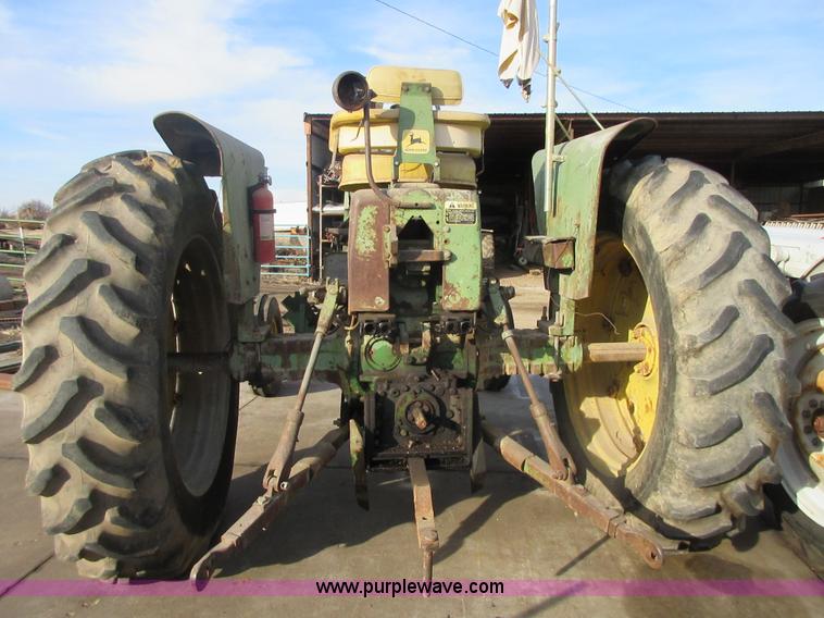 image for item I1799 John Deere 3010 tractor