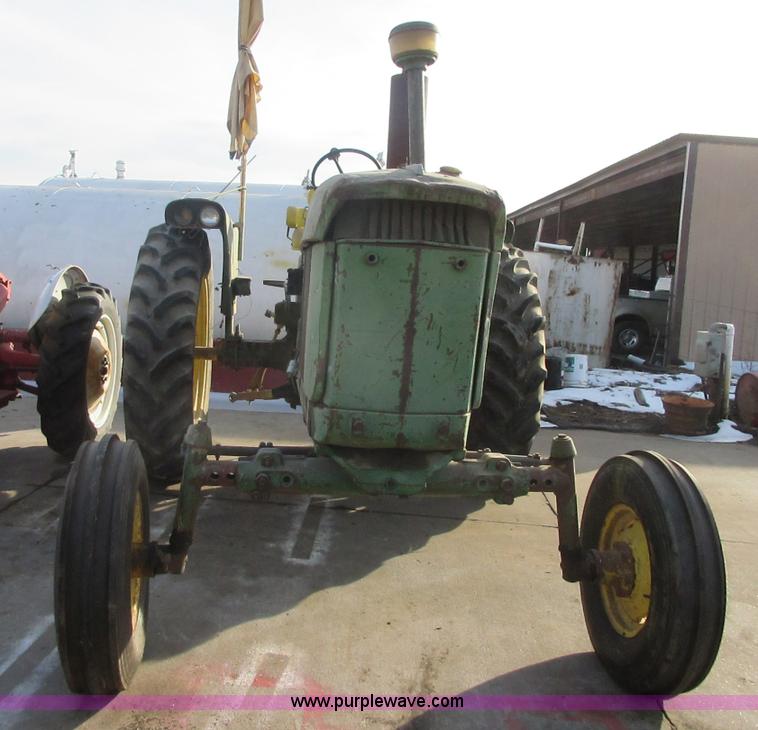 image for item I1799 John Deere 3010 tractor