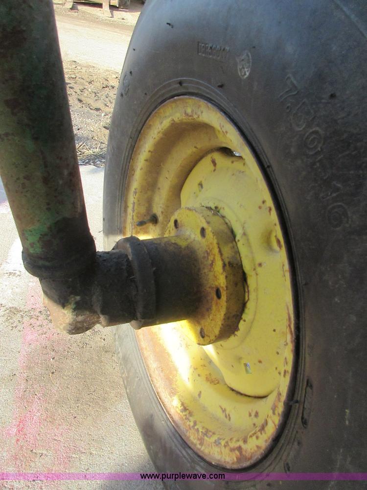 image for item I1799 John Deere 3010 tractor