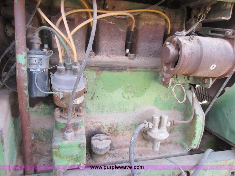 image for item I1799 John Deere 3010 tractor