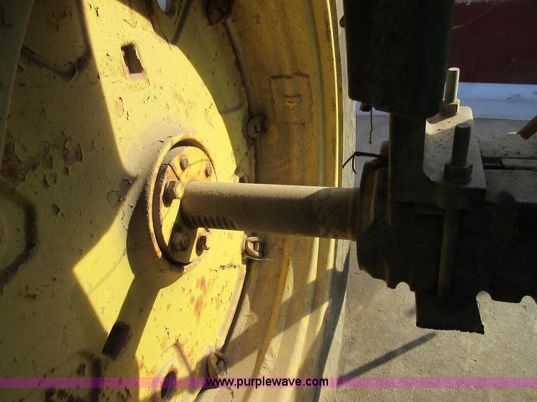 image for item I1799 John Deere 3010 tractor