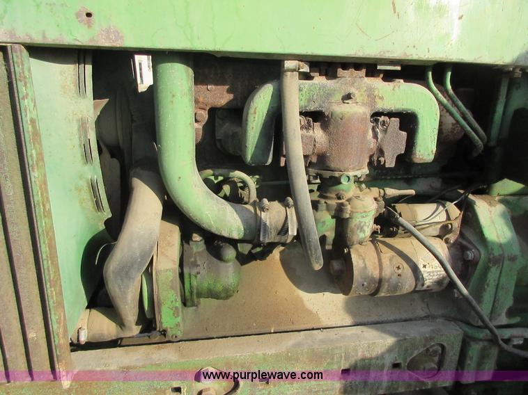 image for item I1799 John Deere 3010 tractor