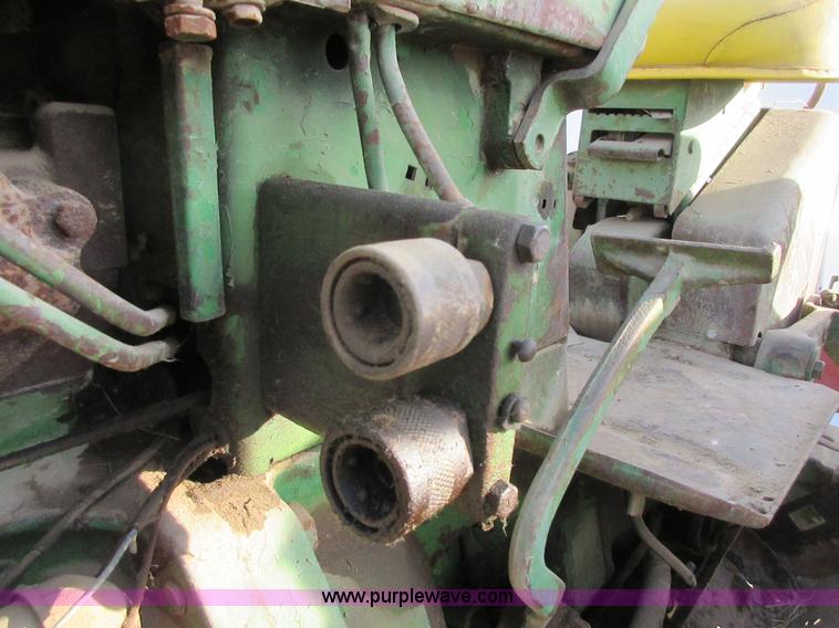 image for item I1799 John Deere 3010 tractor