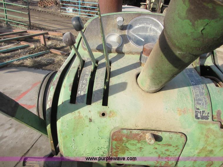 image for item I1799 John Deere 3010 tractor