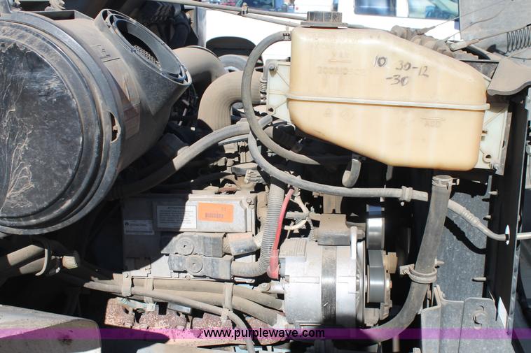 image for item J1313 2000 International 4700 flat bed truck