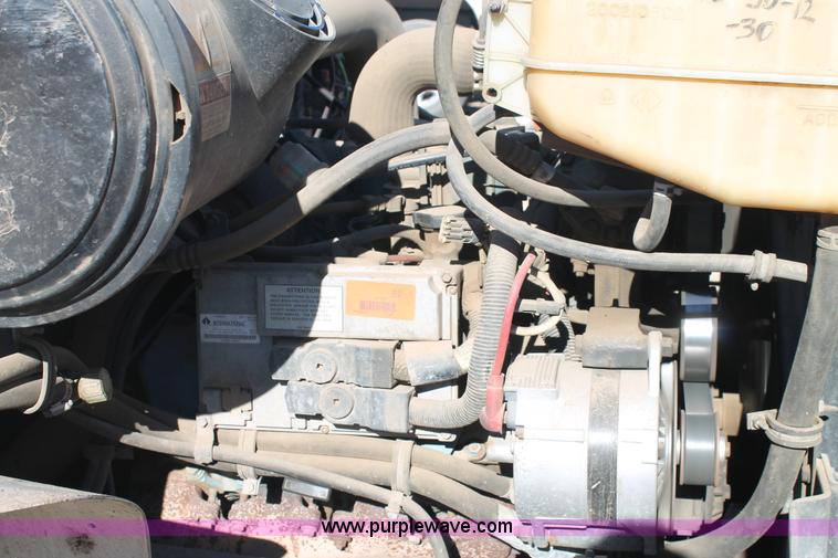 image for item J1313 2000 International 4700 flat bed truck