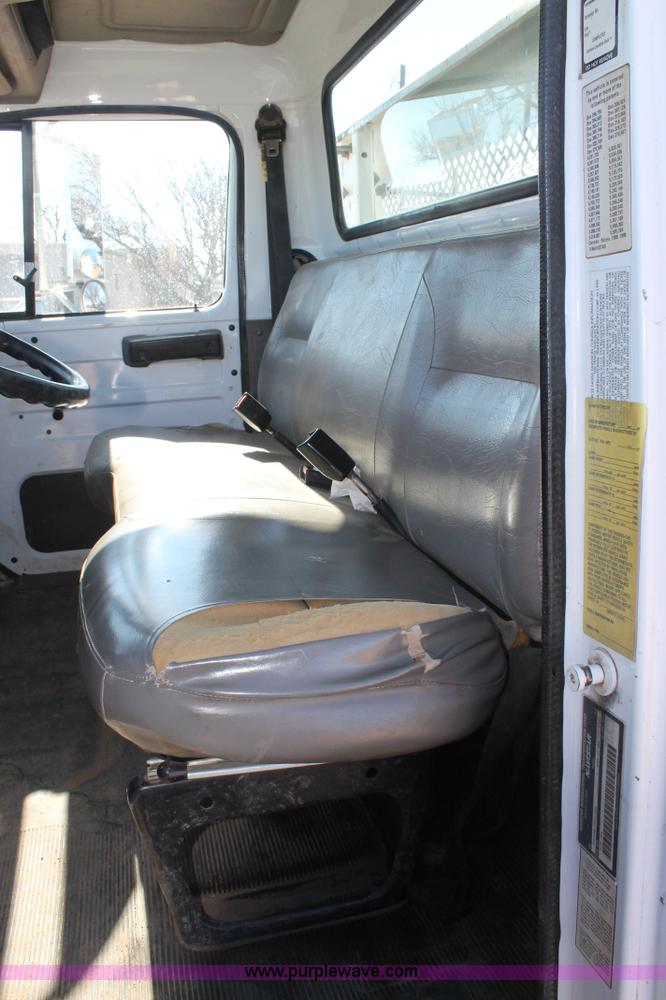 image for item J1313 2000 International 4700 flat bed truck