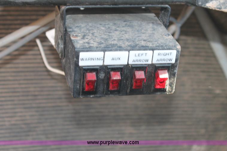 image for item J1313 2000 International 4700 flat bed truck