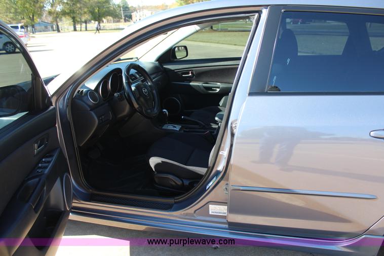 image for item J4274 2007 Mazda 3