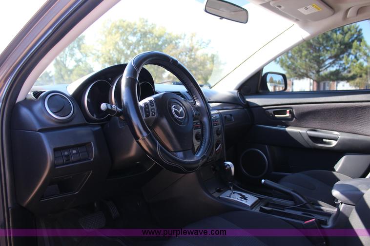 image for item J4274 2007 Mazda 3