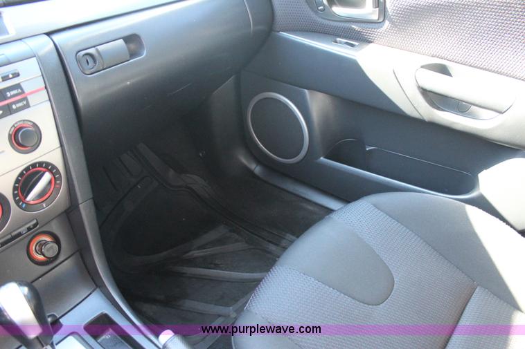 image for item J4274 2007 Mazda 3