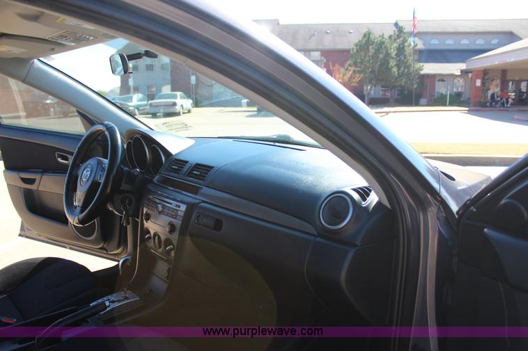 image for item J4274 2007 Mazda 3