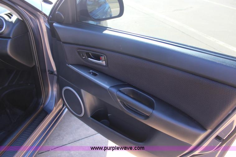 image for item J4274 2007 Mazda 3