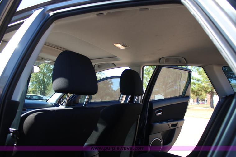 image for item J4274 2007 Mazda 3