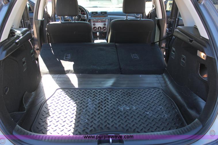 image for item J4274 2007 Mazda 3