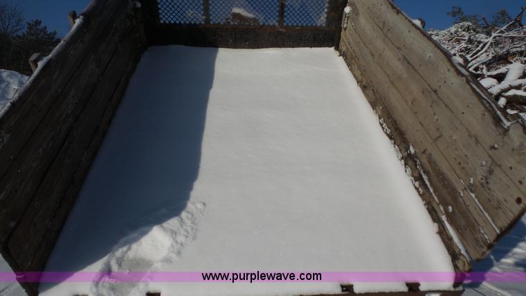 image for item J4526 1996 Ford F450 Super Duty dump flatbed truck