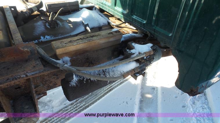 image for item J4526 1996 Ford F450 Super Duty dump flatbed truck