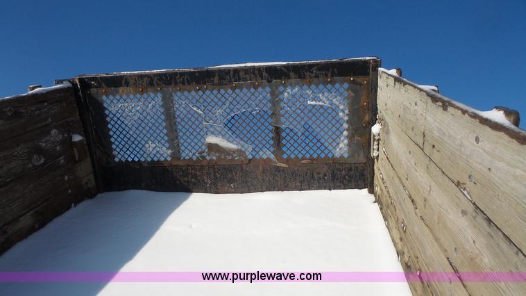 image for item J4526 1996 Ford F450 Super Duty dump flatbed truck