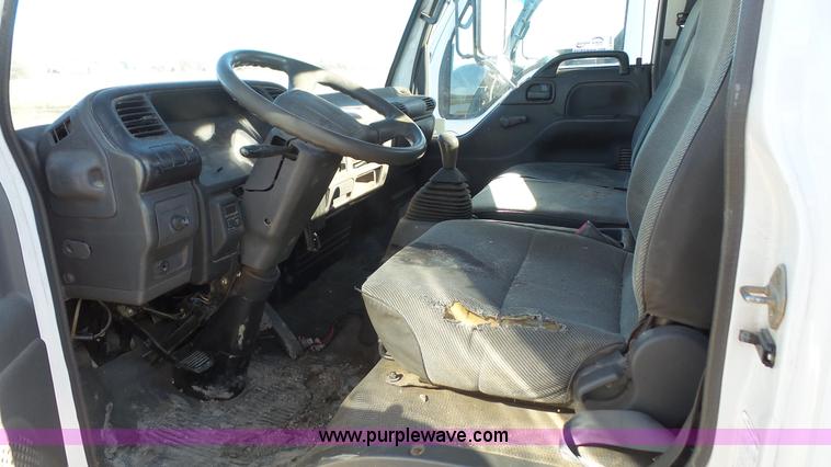 image for item J4555 1999 Isuzu NPR truck cab and chassis