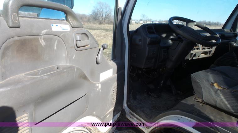 image for item J4555 1999 Isuzu NPR truck cab and chassis