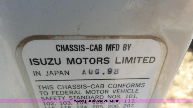 image for item J4555 1999 Isuzu NPR truck cab and chassis