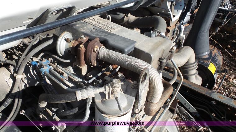 image for item J4555 1999 Isuzu NPR truck cab and chassis