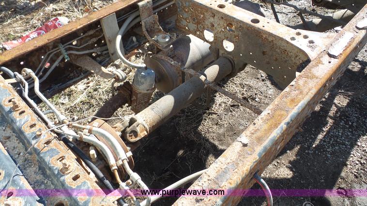 image for item J4555 1999 Isuzu NPR truck cab and chassis