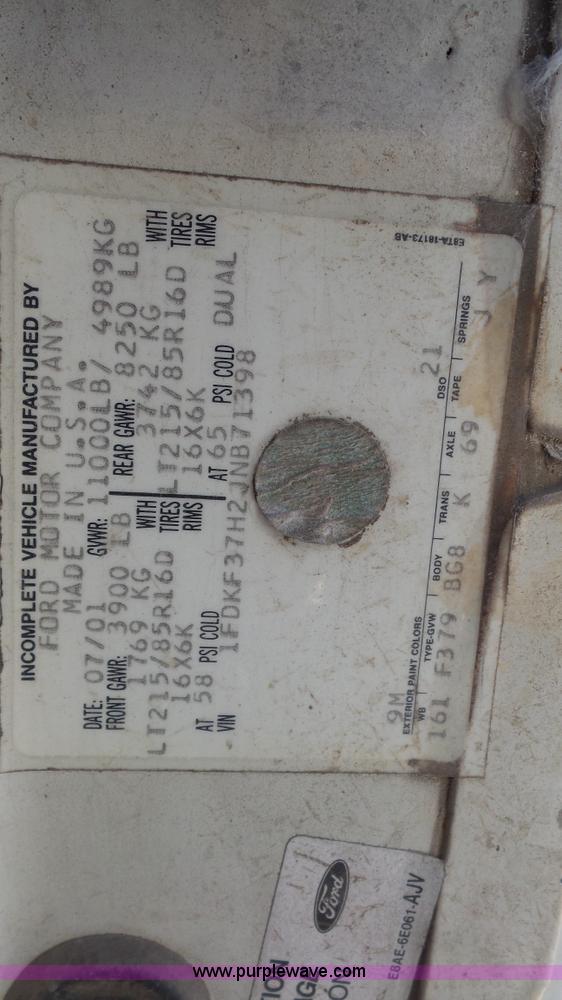 image for item J4556 1988 Ford F350 flatbed pickup truck