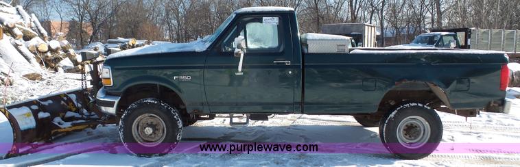 image for item J4608 1996 Ford F350 XL pickup truck