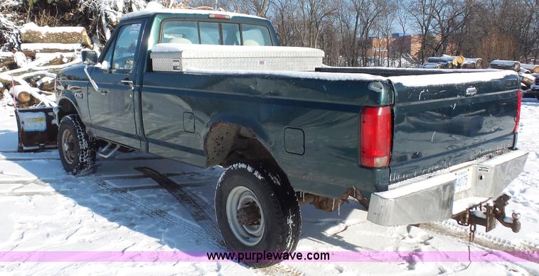image for item J4608 1996 Ford F350 XL pickup truck