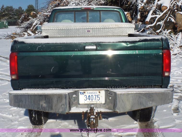 image for item J4608 1996 Ford F350 XL pickup truck