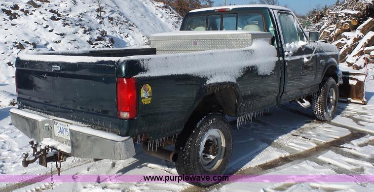 image for item J4608 1996 Ford F350 XL pickup truck