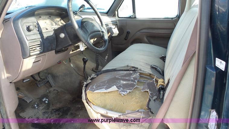 image for item J4608 1996 Ford F350 XL pickup truck