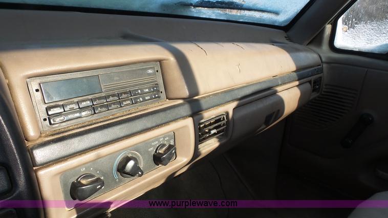 image for item J4608 1996 Ford F350 XL pickup truck