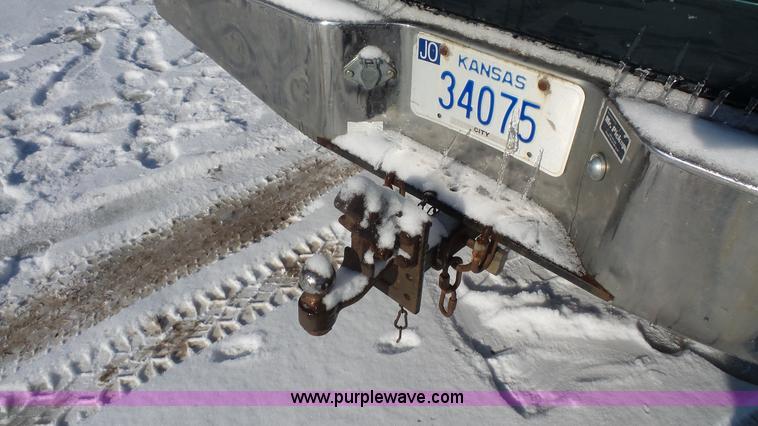 image for item J4608 1996 Ford F350 XL pickup truck