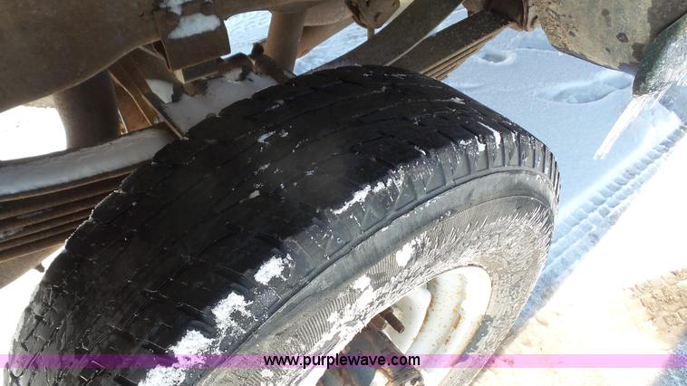 image for item J4608 1996 Ford F350 XL pickup truck