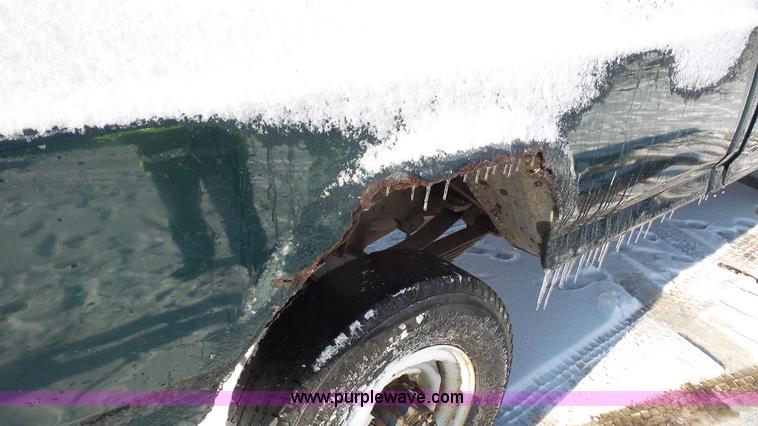 image for item J4608 1996 Ford F350 XL pickup truck