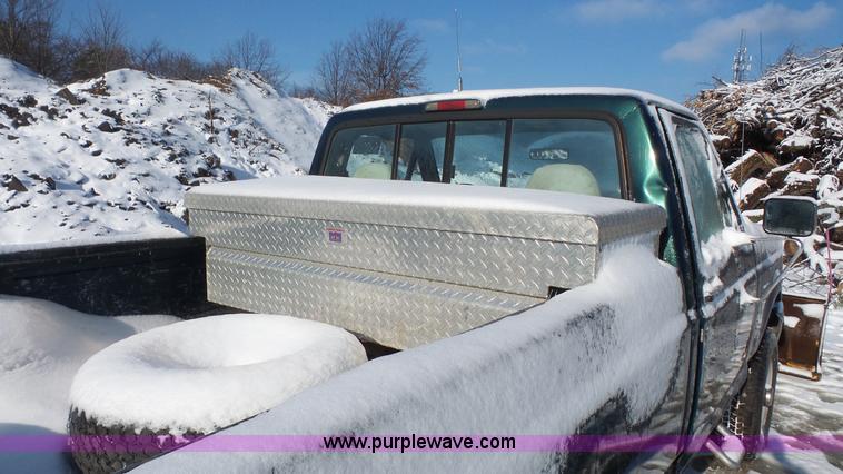 image for item J4608 1996 Ford F350 XL pickup truck