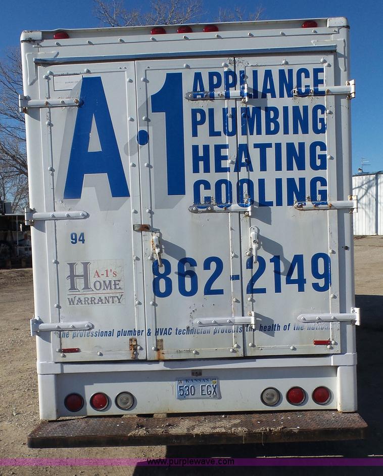 image for item J4615 1997 Freightliner MT45 delivery truck