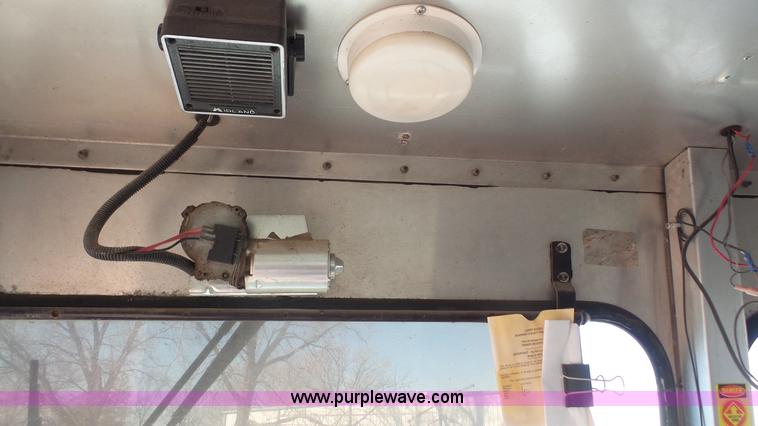 image for item J4615 1997 Freightliner MT45 delivery truck