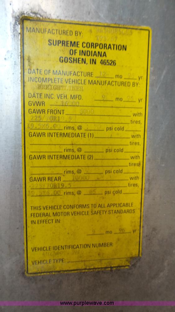 image for item J4615 1997 Freightliner MT45 delivery truck